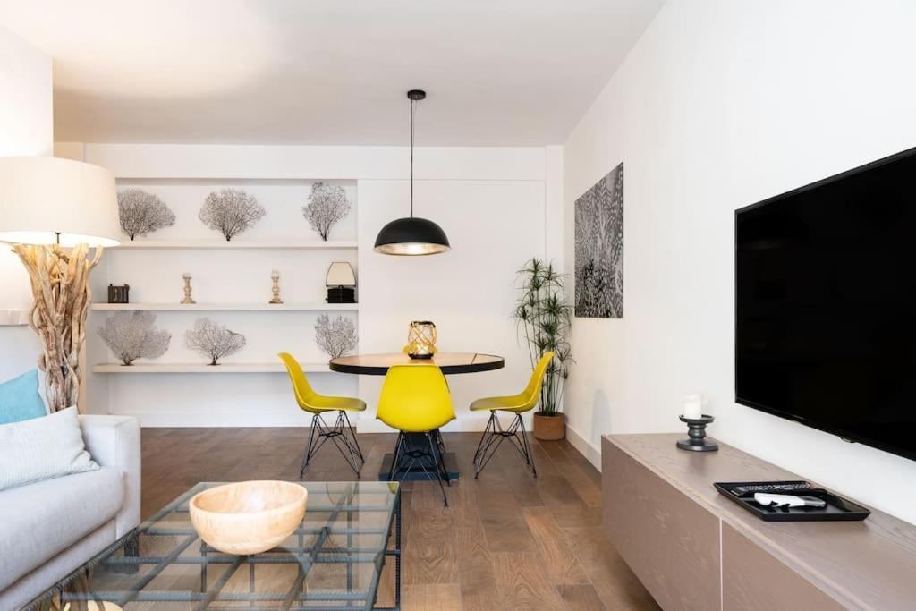 Super Central Malaga Flat With Terrace And Free Parking Exterior foto